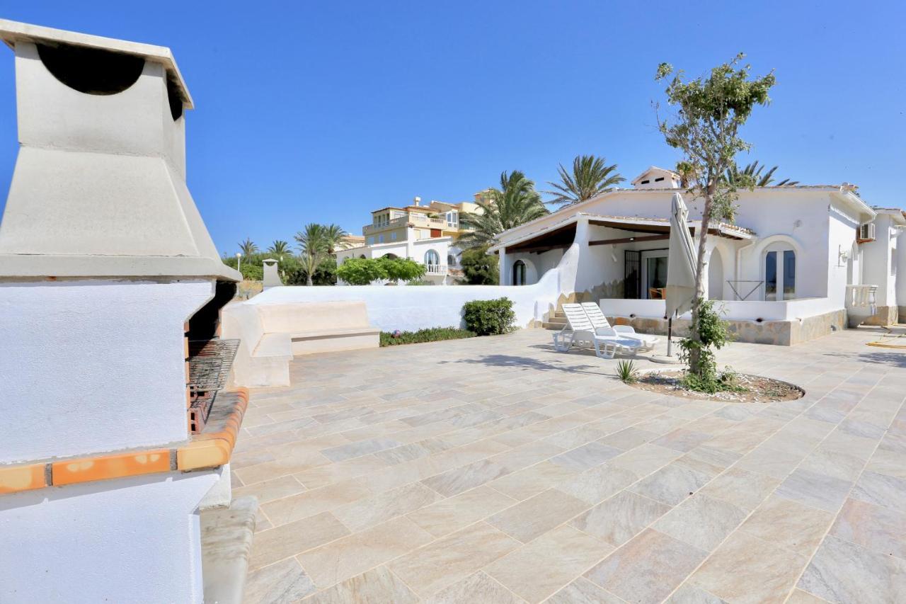 Urbanizacion El Oasis, 20 Villas En 1ª Linea Playa Denia Dış mekan fotoğraf